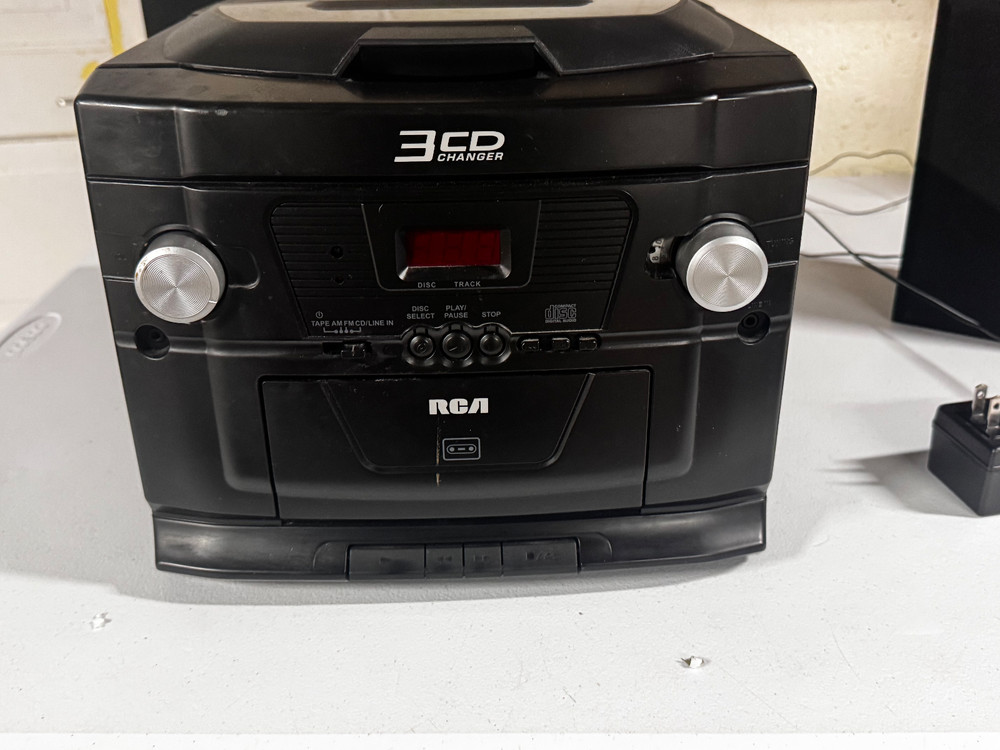 READ RCA 3CD Changer Audio System (RS22363)