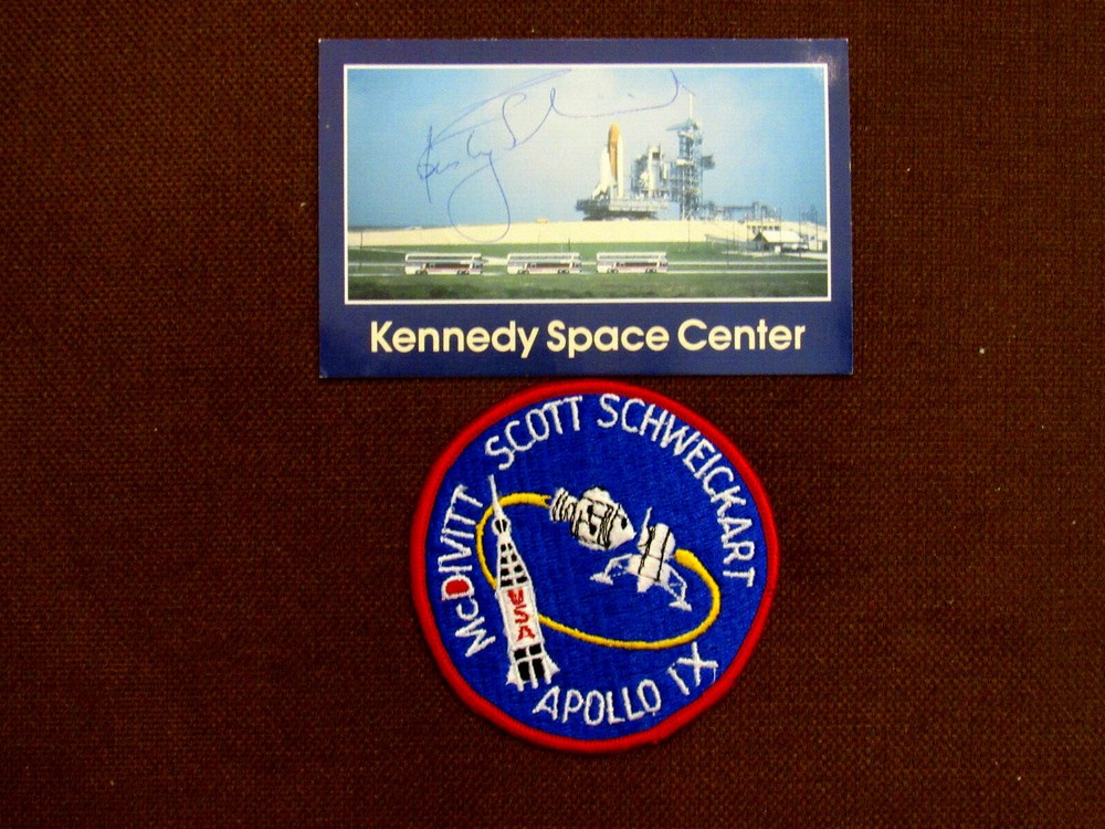 RUSTY SCHWEICKART APOLLO 9 ASTRONAUT SIGNED AUTO VTG KSC POSTCARD WITH PATCH JSA