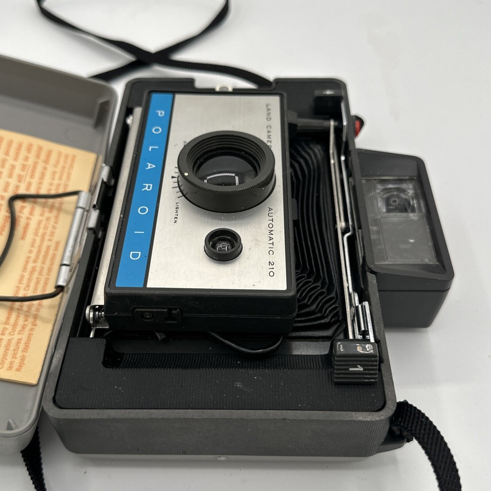 Vintage Polaroid Automatic 210 Land Camera