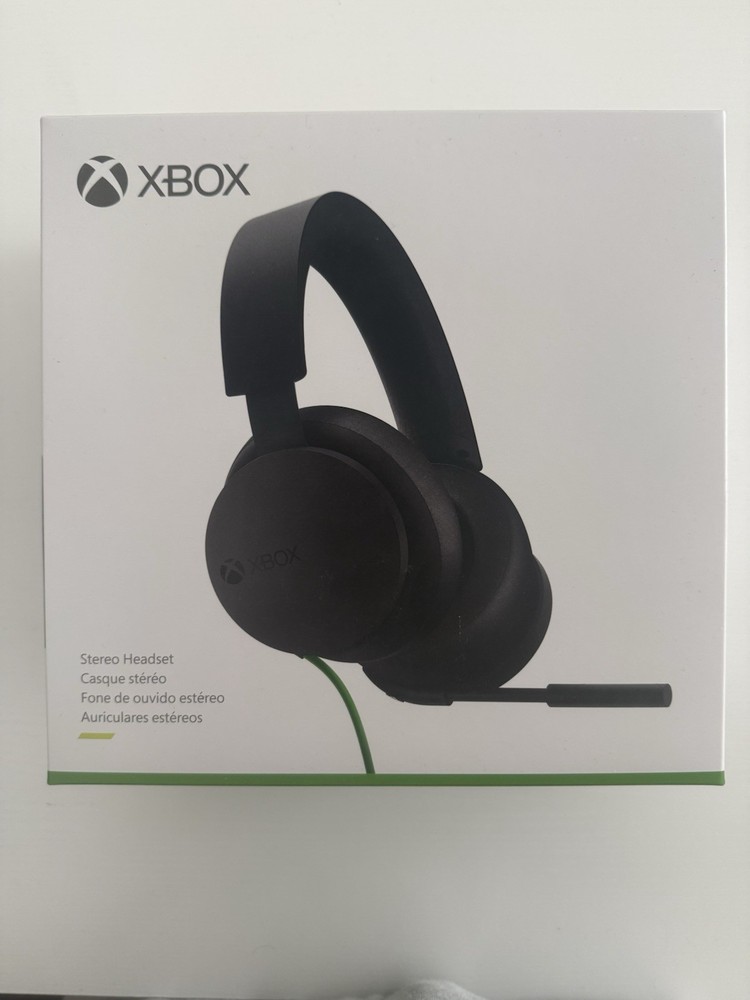 XBOX Wireless Stereo Headset & XBOX Robot White Controller BRAND NEW
