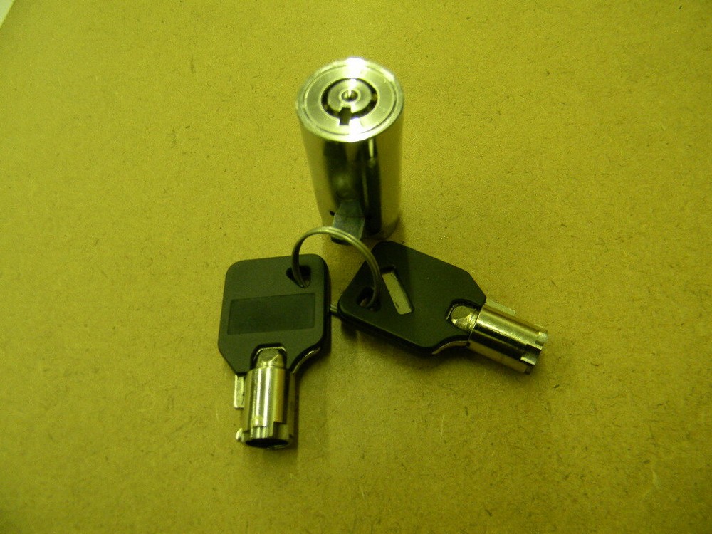 UNIVERSAL VENDING MACHINE LOCK & TWO KEYS
