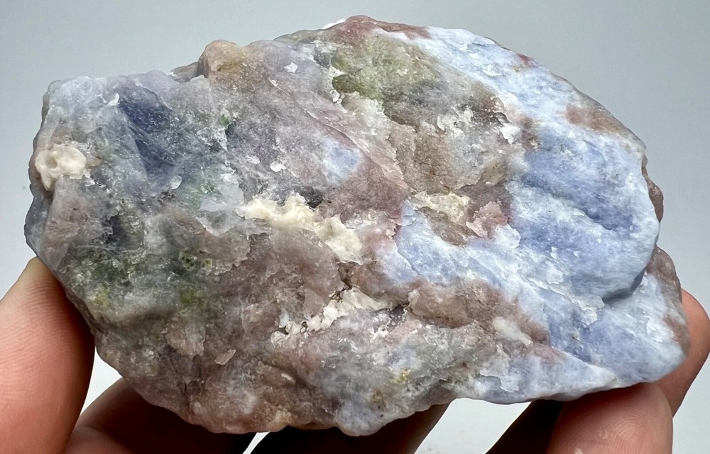 363 Gm Fluorescent Phosphorescent Color Change Tri Color Hackmanite