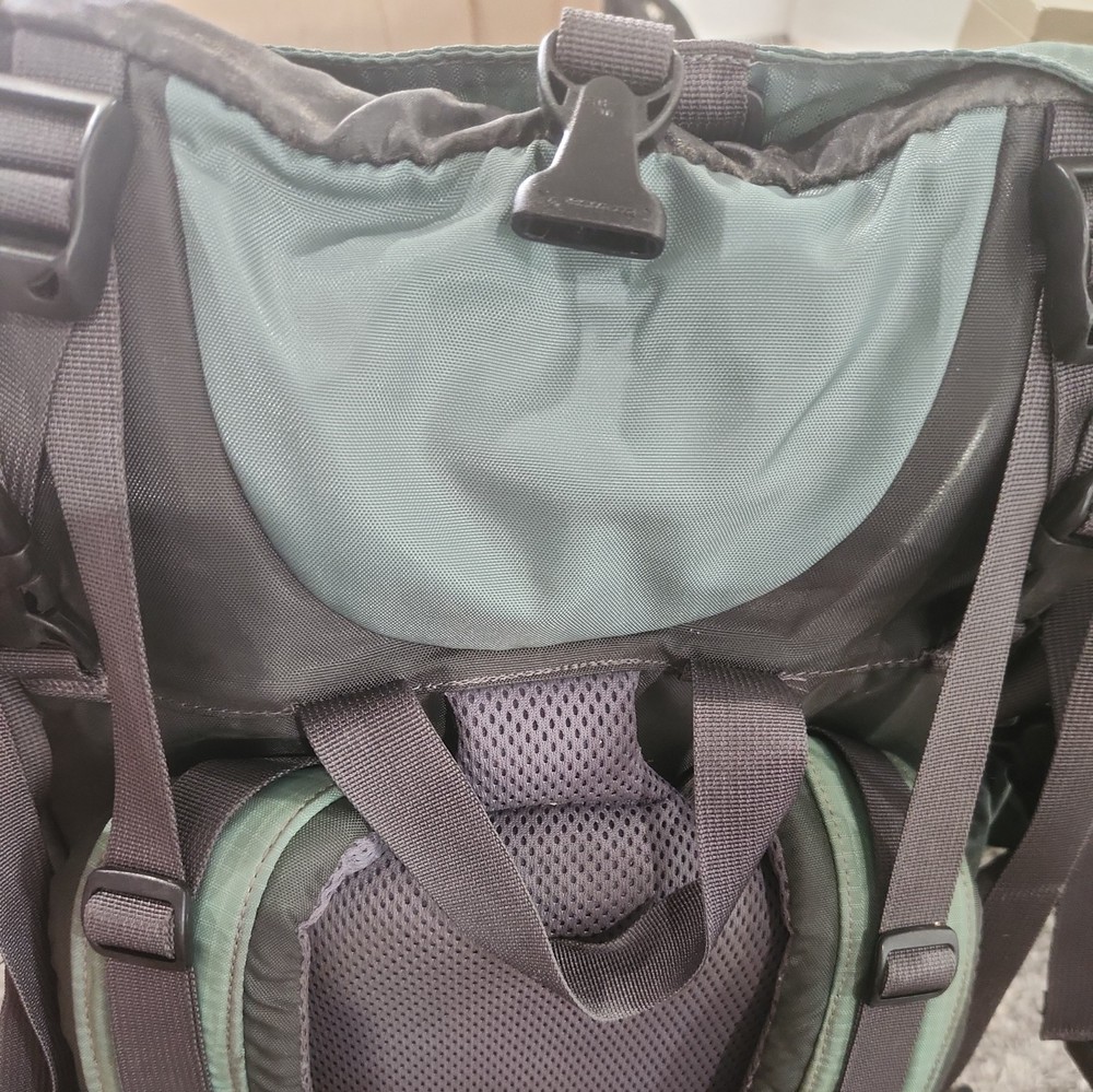 North Face Hiking Backpack Crestone 60 Gray Green Internal Frame Multi Strap W-M