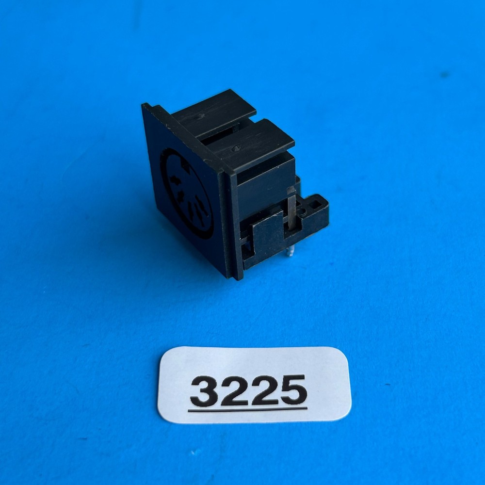 [FRS] Native Instruments MASCHINE MKI Used Part: MIDI Input/Output Socket