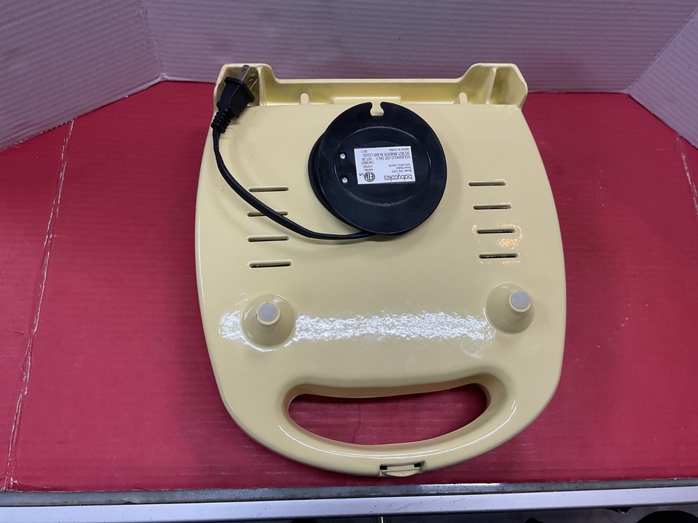 baby cakes donut maker 12 used