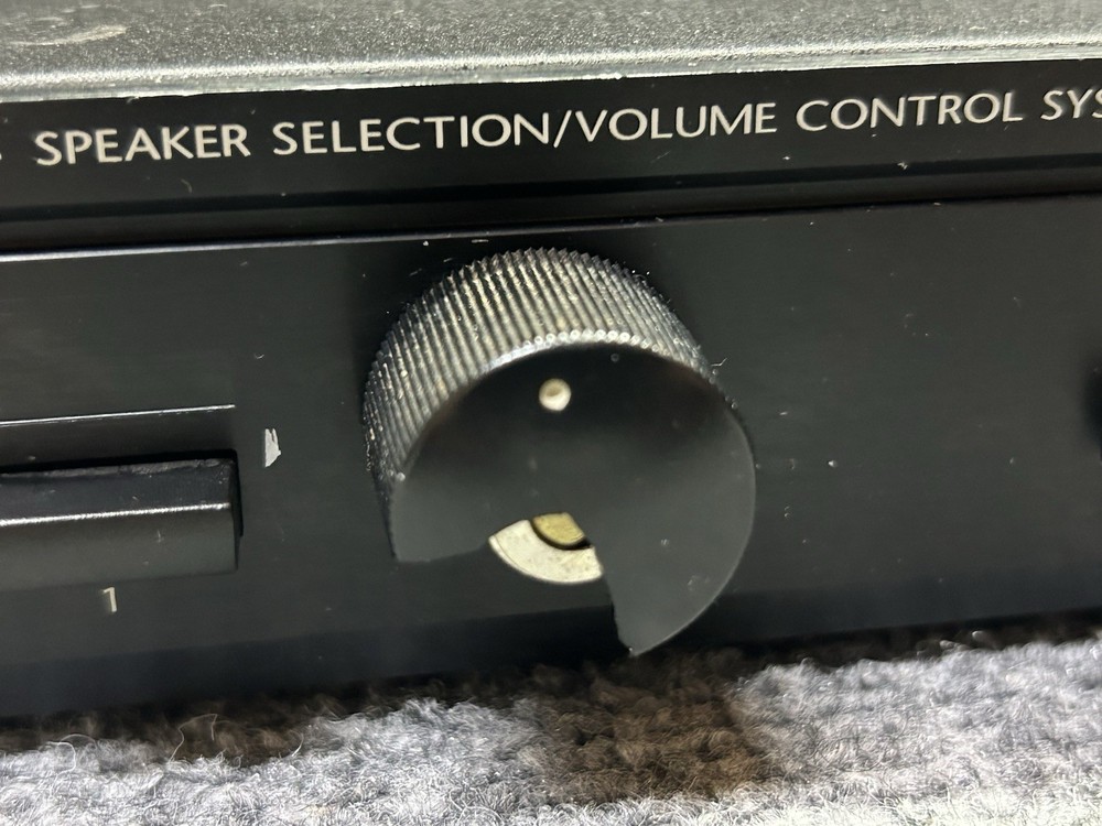 NILES SVL-4 SPEAKER SELECTION VOLUME CONTROL SYSTEM SPEAKER 1-4 AMPLIFIER