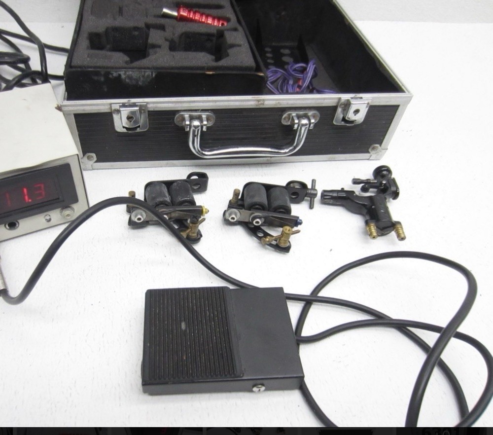 Tattoo Gun Machine & Accessories in Case