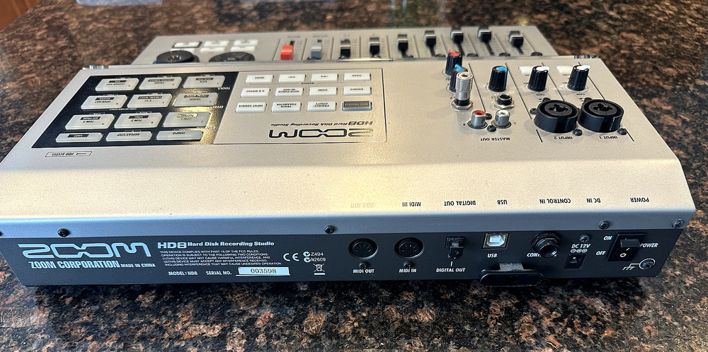 Zoom HD8 Hard Disk Recording Studio - Complete 8-Track Digital Studio