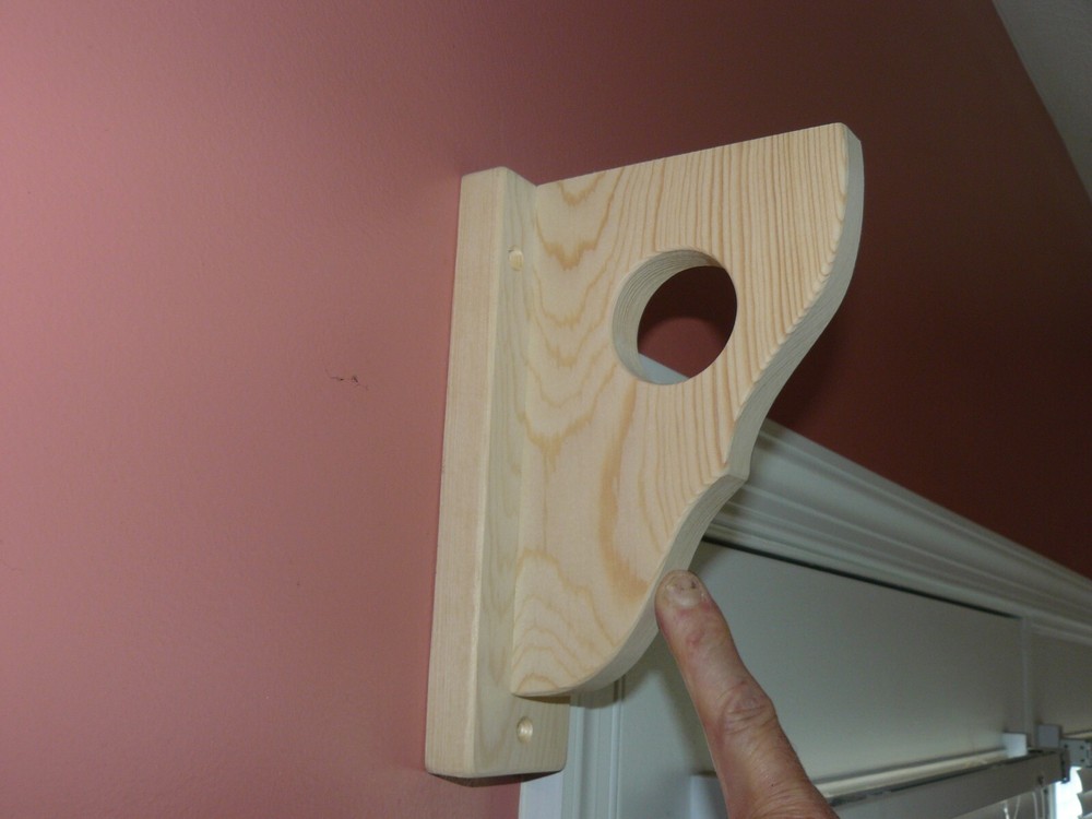 Decorative Wall Brackets with Rod Holder