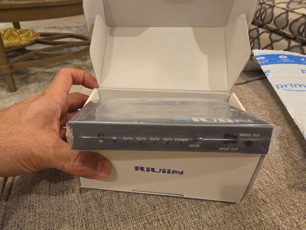 4K 30HZ 2x2 Video Wall Controller, HDMI Input with 12 Modes, 180° Rotation Split