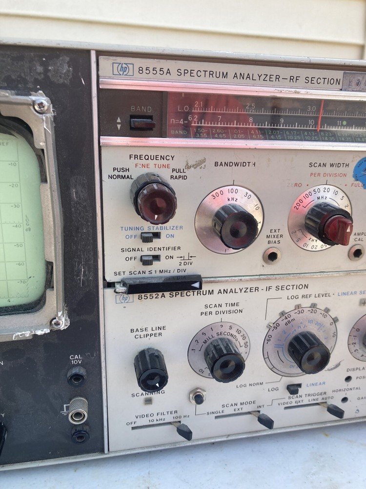 HP 140T - 8555A RF Section - 8552B IF Section. Hewlett Packard Spectrum Analyzer