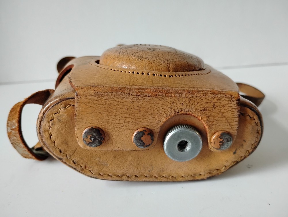 Vintage Bolsey Model B2 35mm Rangefinder Camera Case Synchromatic Untested