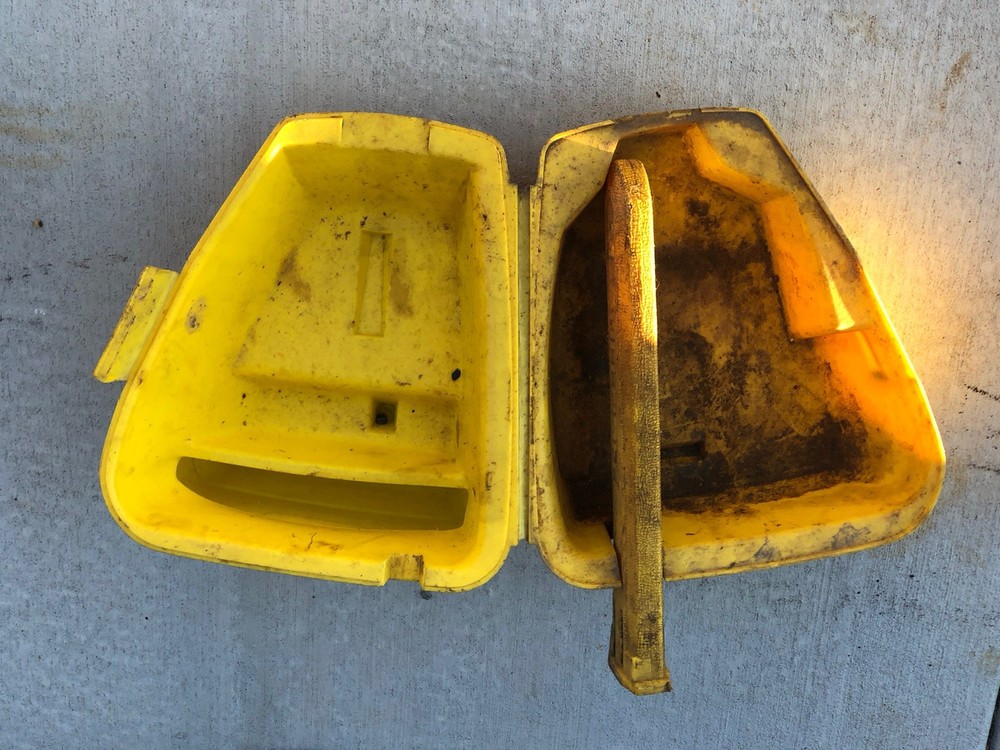 VINTAGE McCULLOCH CHAINSAW CARRY CASE