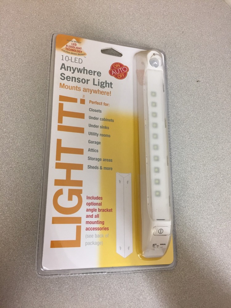 Fulcrum Light It! White Battery Powered LED Undercabinet Light 65 lm
