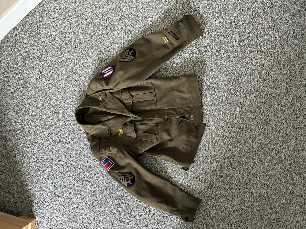 Original WW2 US Army Sergeant Uniform Jacket with Patches
