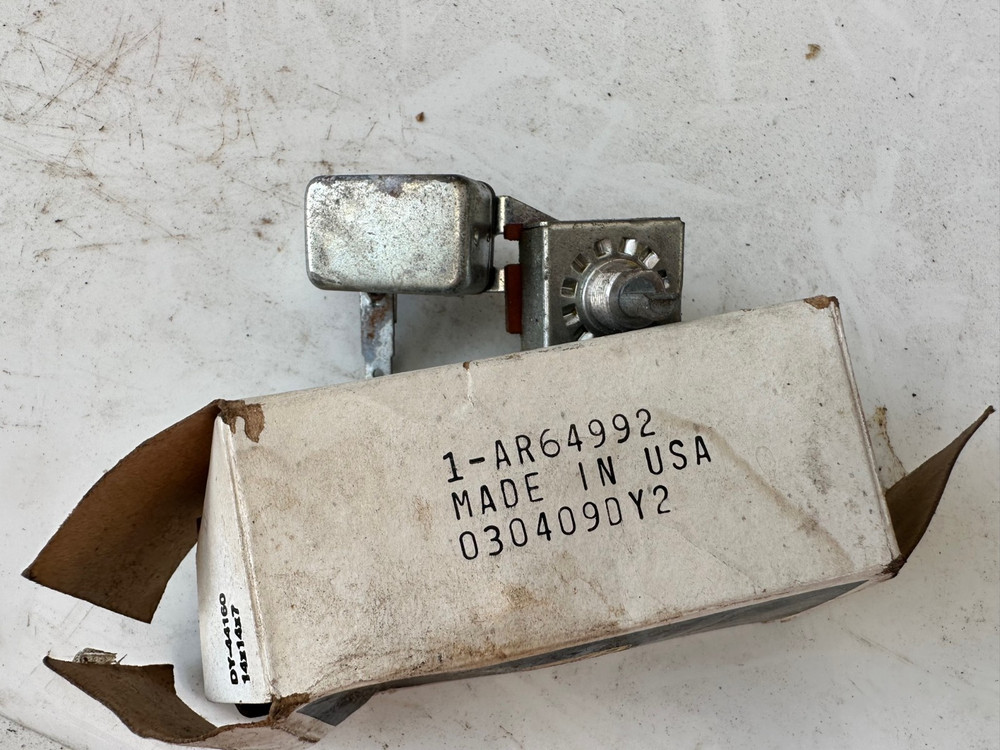 John Deere AR64992 Rotary Switch