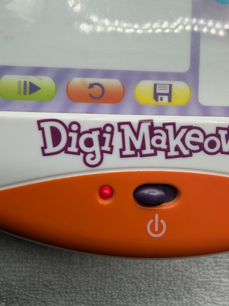 Radica Digi Makeover Electronic Device Powers On .. 🔥