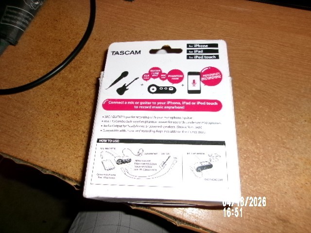 Tascam iXZ Mic/Instrument Interface for iPad iPhone iPod Touch NO INSTRUCTIONS