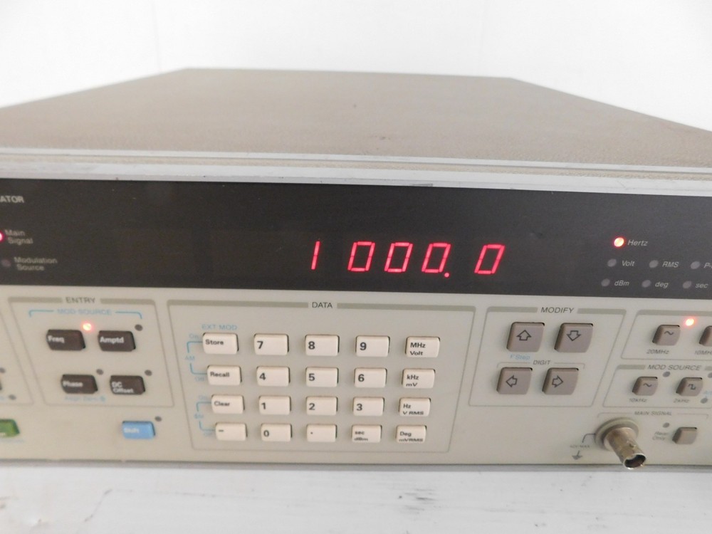 HEWLETT PACKARD HP 3325B SYNTHESIZER / FUNCTION GENERATOR (MPR155)
