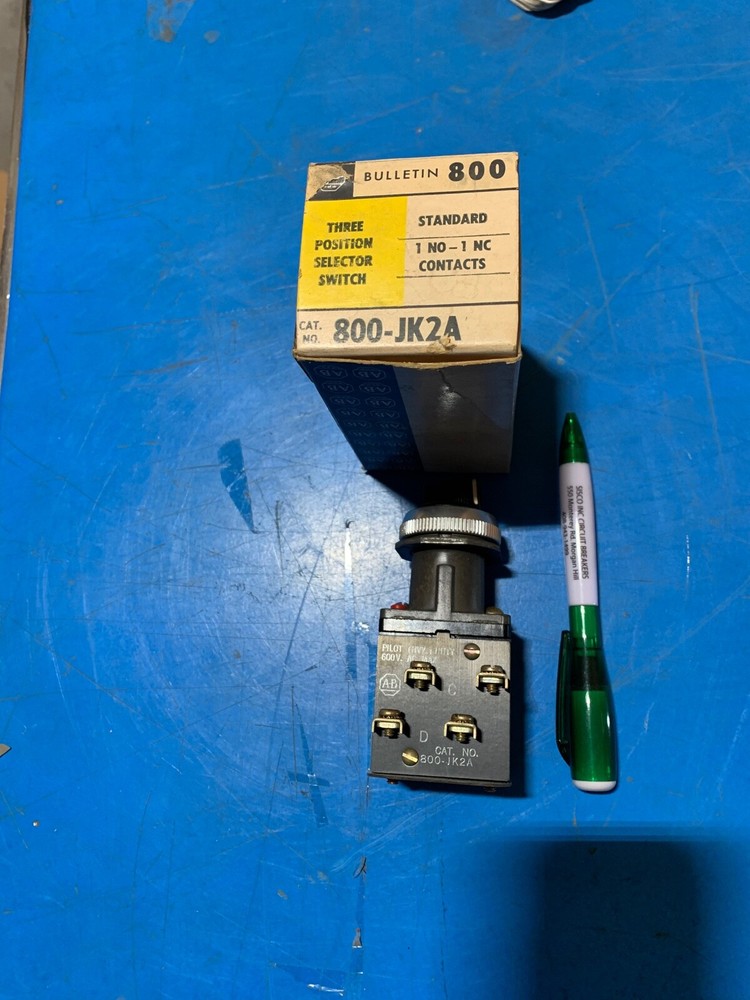 800JK2A Allen Bradley 3 Position Selector Switch NIB