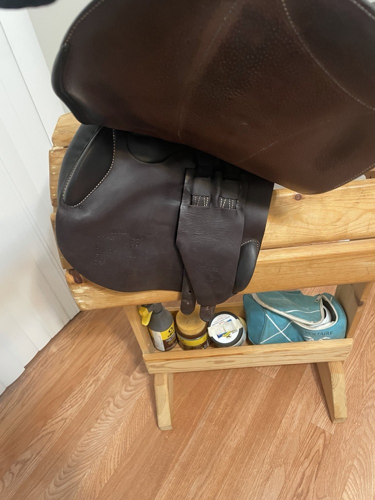 16” Voltaire Welli Jump Saddle