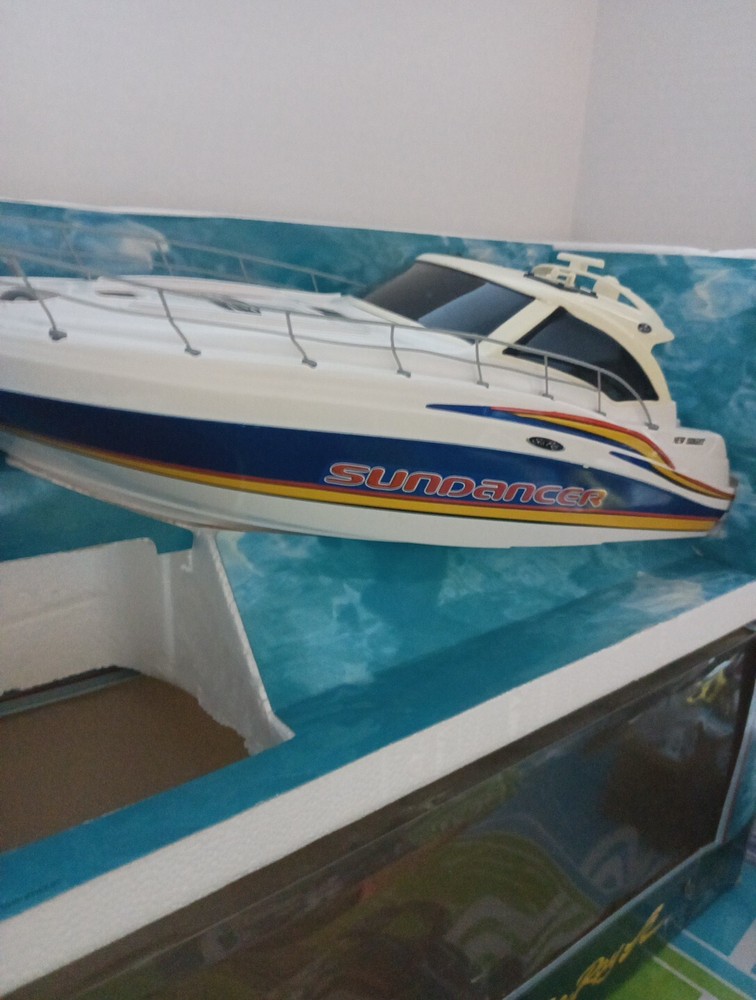2007 New Bright Sea Ray Sundancer (No Control)Tested Does Turn On.