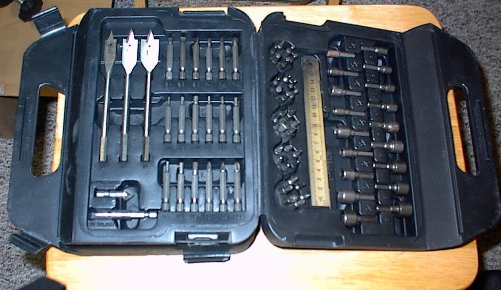 115 + pc Screwdriver and drills and Accessory Bit set
