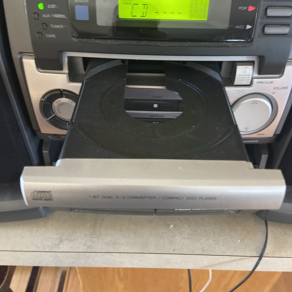 AIWA Compact Disc Stereo System CA-DW620 Tested. Working Great.