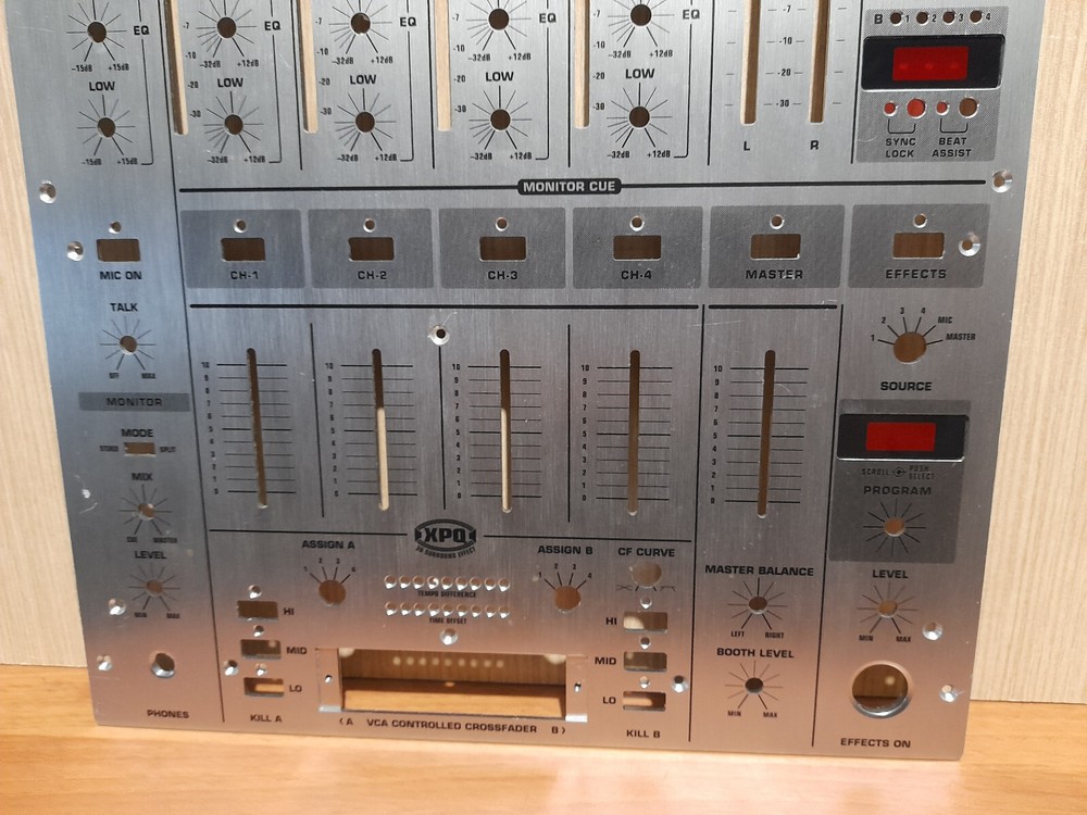 Behringer DJX700 faceplate 2