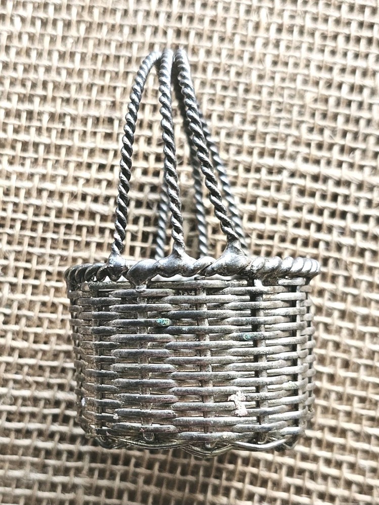 Minature Silverplated Woven Round Wire Backet 3"x2"