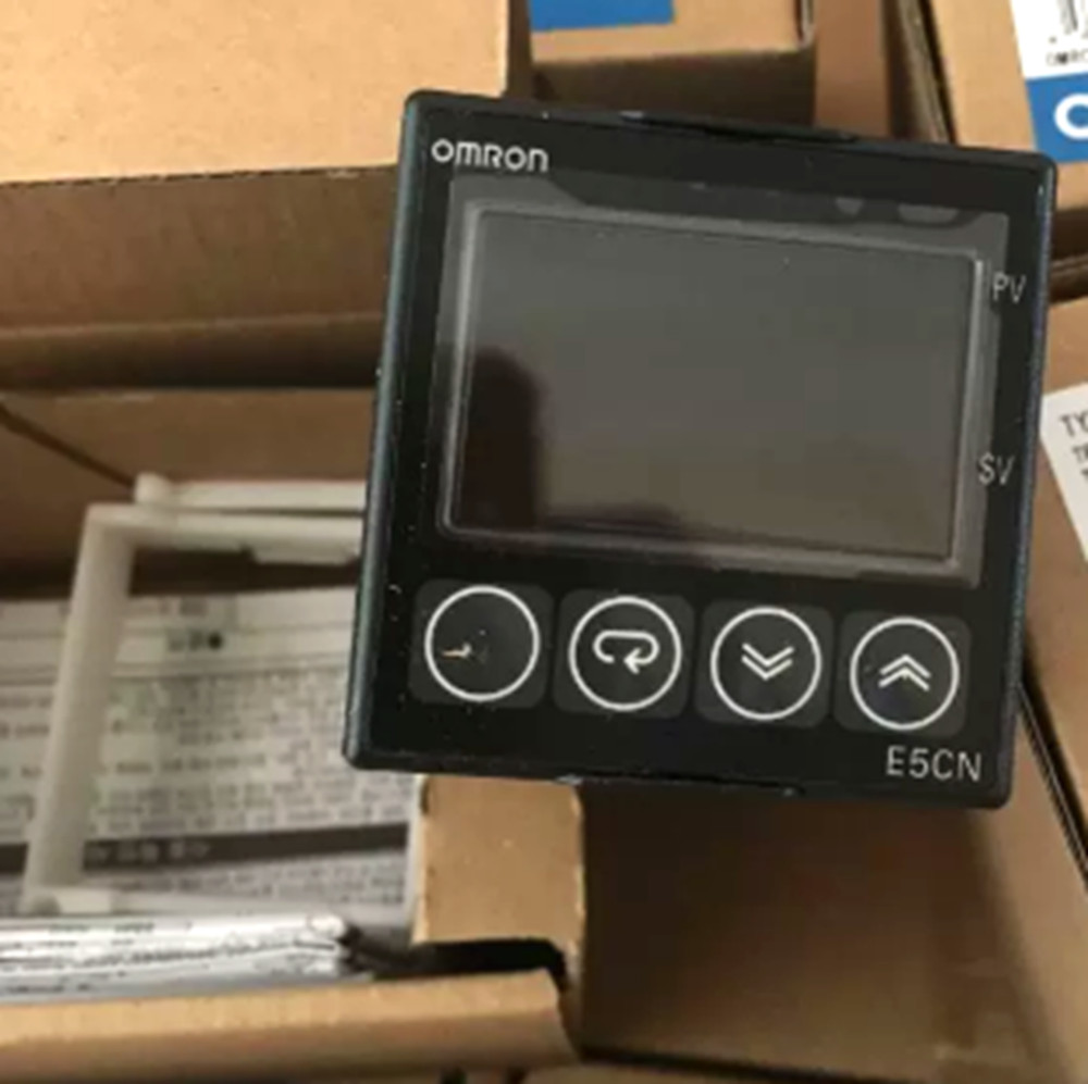 NEW Omron E5CN-R2TU 100-240VAC Temperature Controller