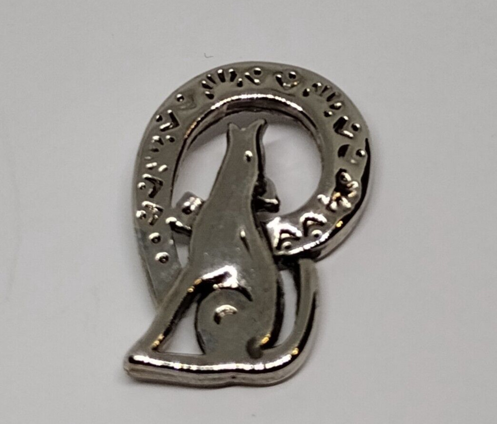 Silvertone Howling Wolf Lapel Pin