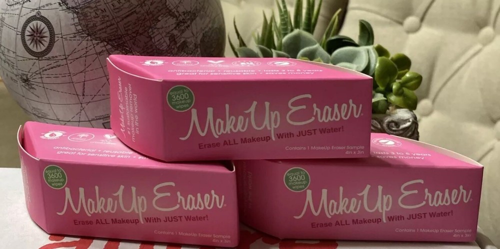 3 MAKEUP ERASER Sample Size 4inx 3in in PINK! New with Box Authentic