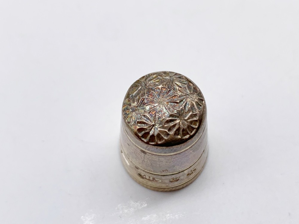 VINTAGE SOLID STERLING SILVER SEWING THIMBLE