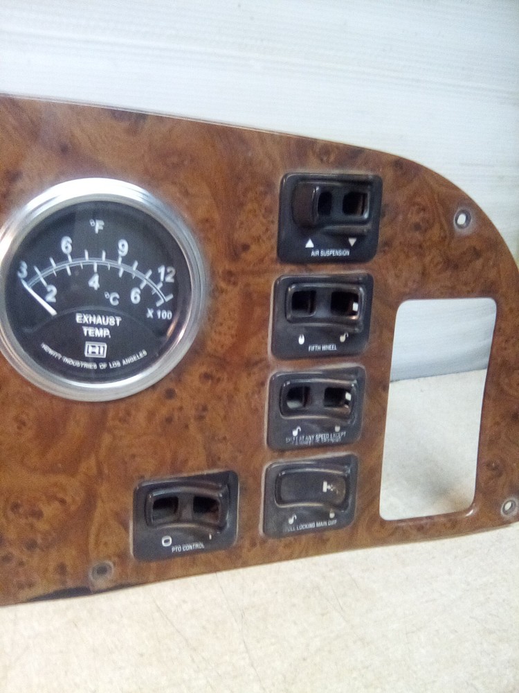 2002 Peterbilt 378 Gauge Cluster Panel