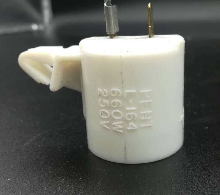 Victory 50620301 Plastic Lamp Socket L-164