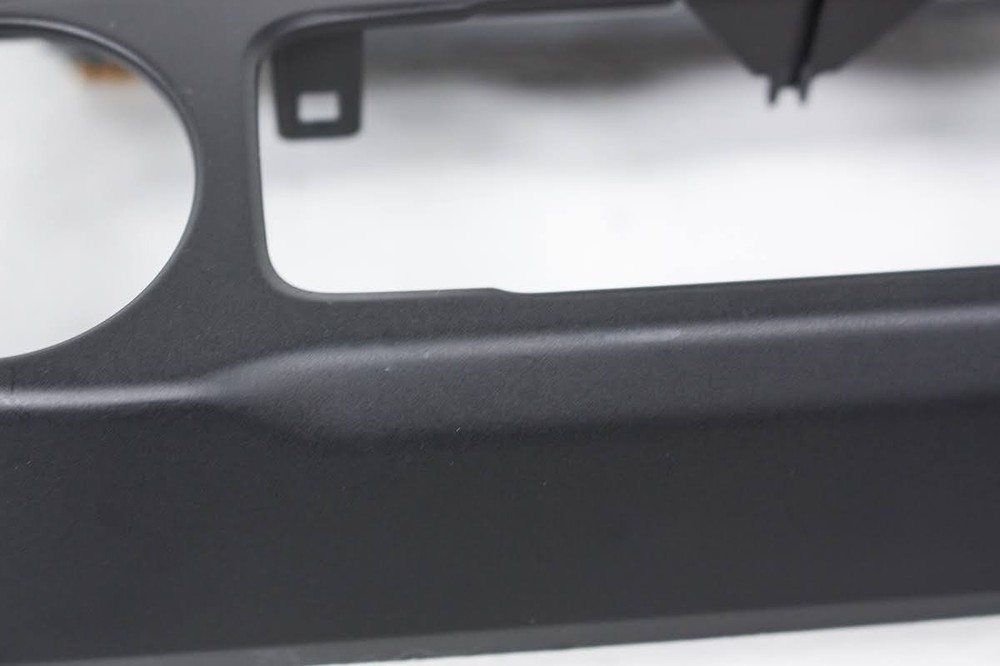 OEM GMC Acadia Media Info Display 84359303 Surface Scratches