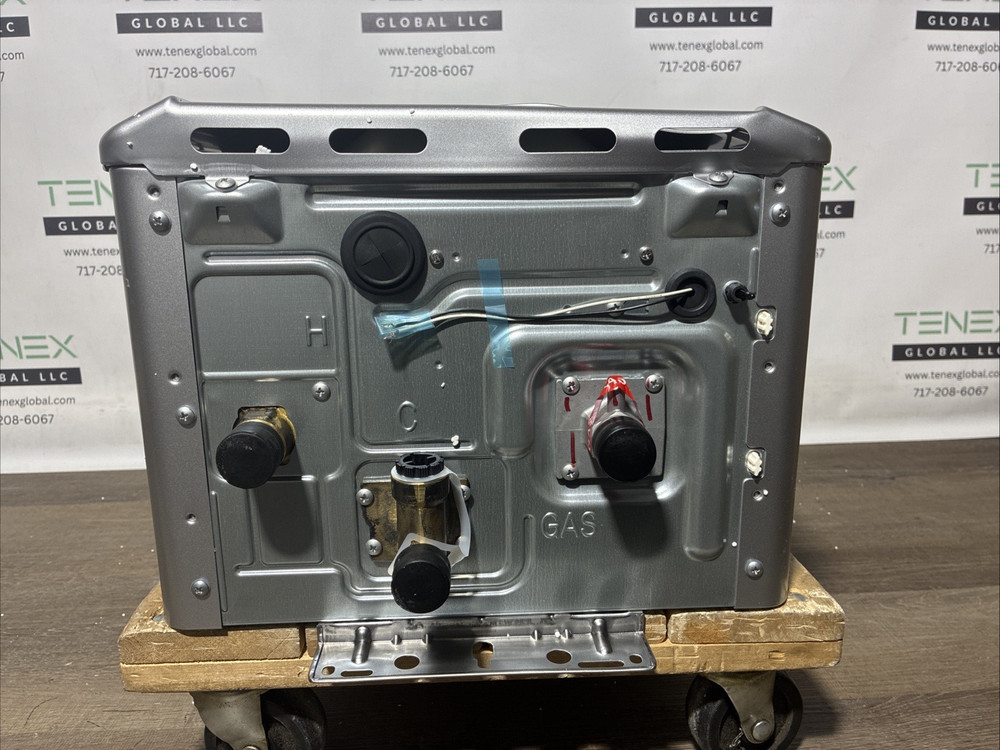 Rinnai RE140eN Outdoor Tankless Water Heater 140k BTU Natural Gas (B-26 #1753)