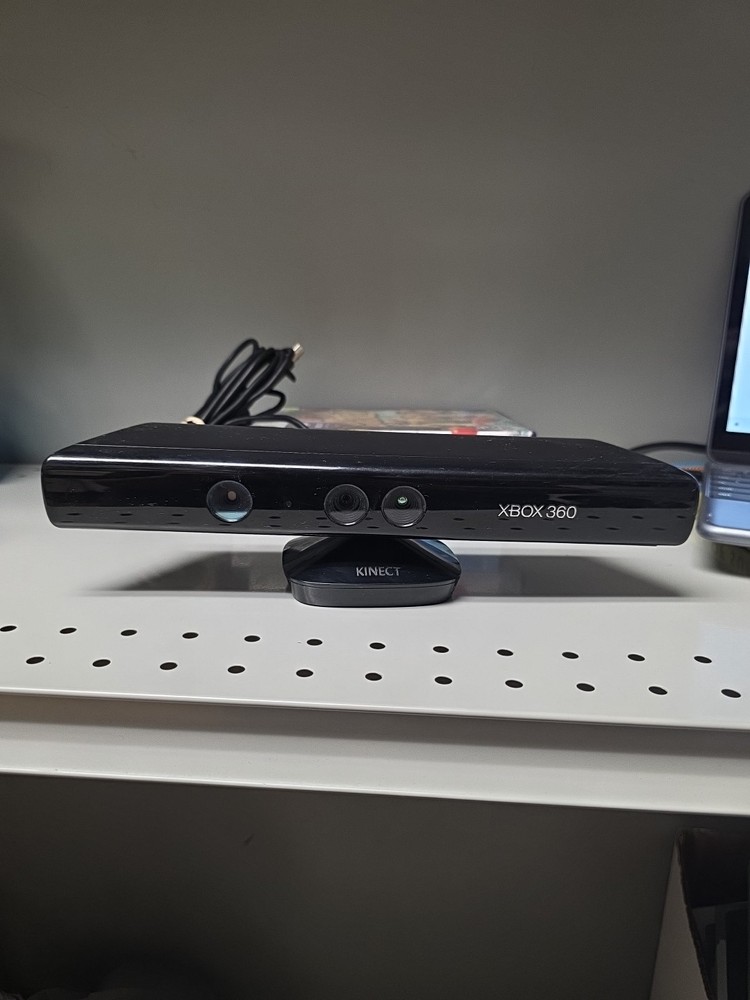 Microsoft 1414 Xbox 360 Kinect Sensor Bar- Black - with 4 Kinect Games