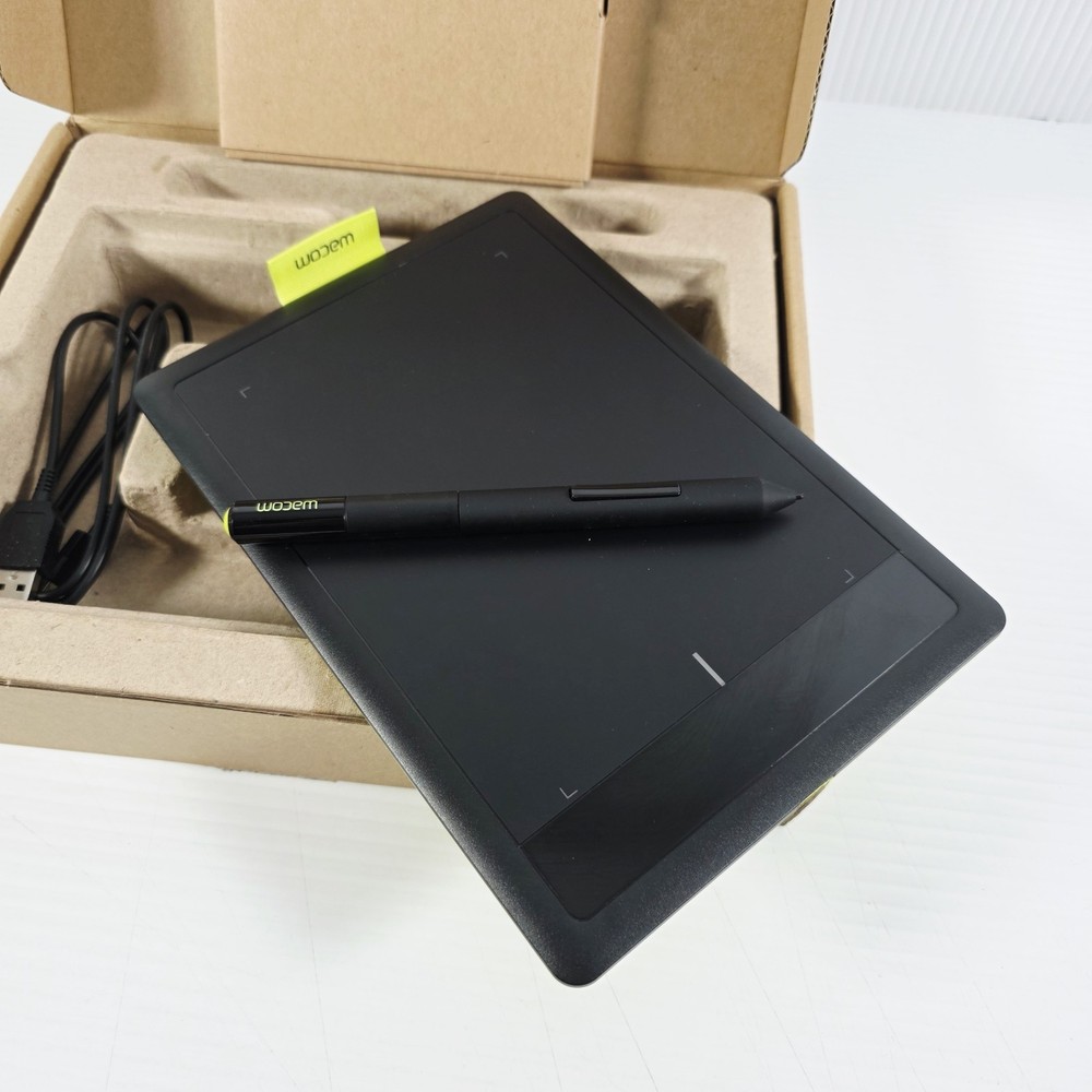 One by Wacom CTL-471 Creative Graphics Drawing Tablet w/ Pen - Tested