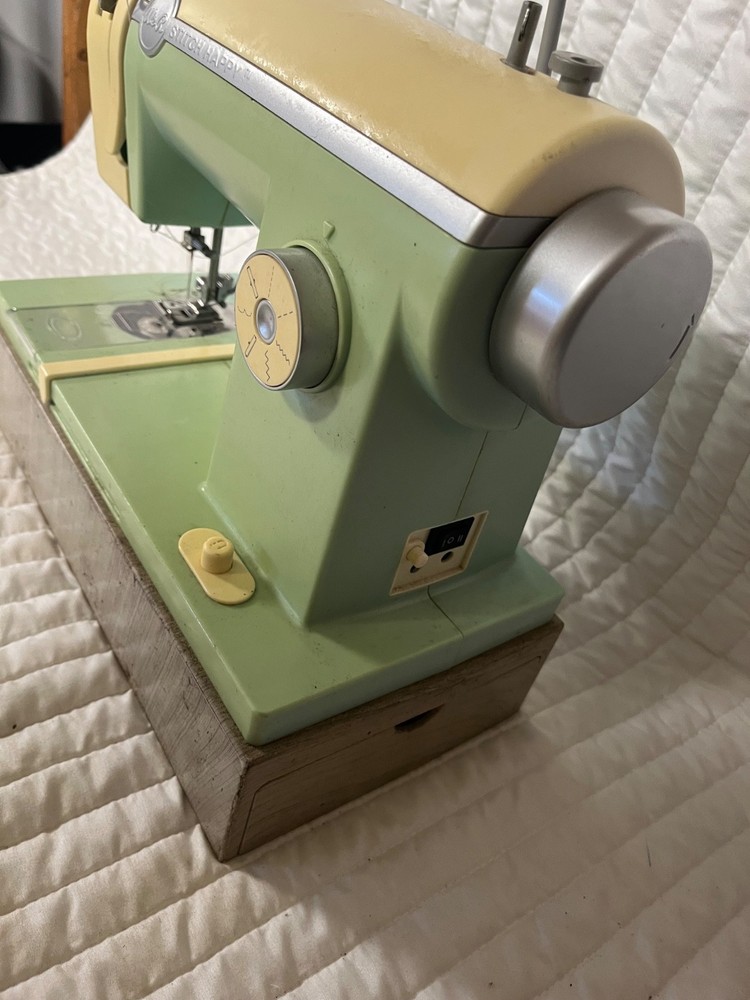Vintage We R Memory Keepers Stitch Happy Sewing Machine zigzag