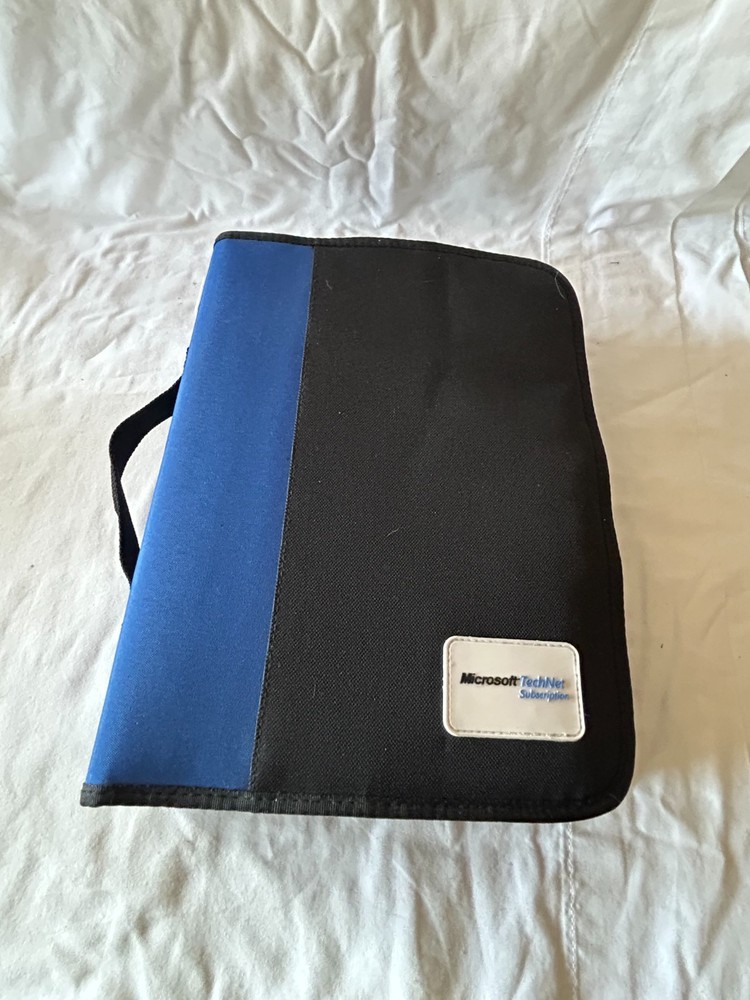 Microsoft TechNet  CD Subscription Zipper Up, CD Pouch, Case, Wallet