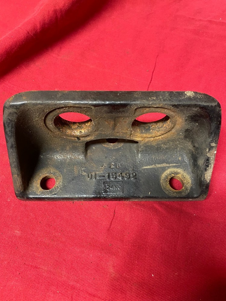 FREIGHTLINER CAT MOTOR ENGINE MOUNT BRACKET  SUPPORT REAR 01-15492