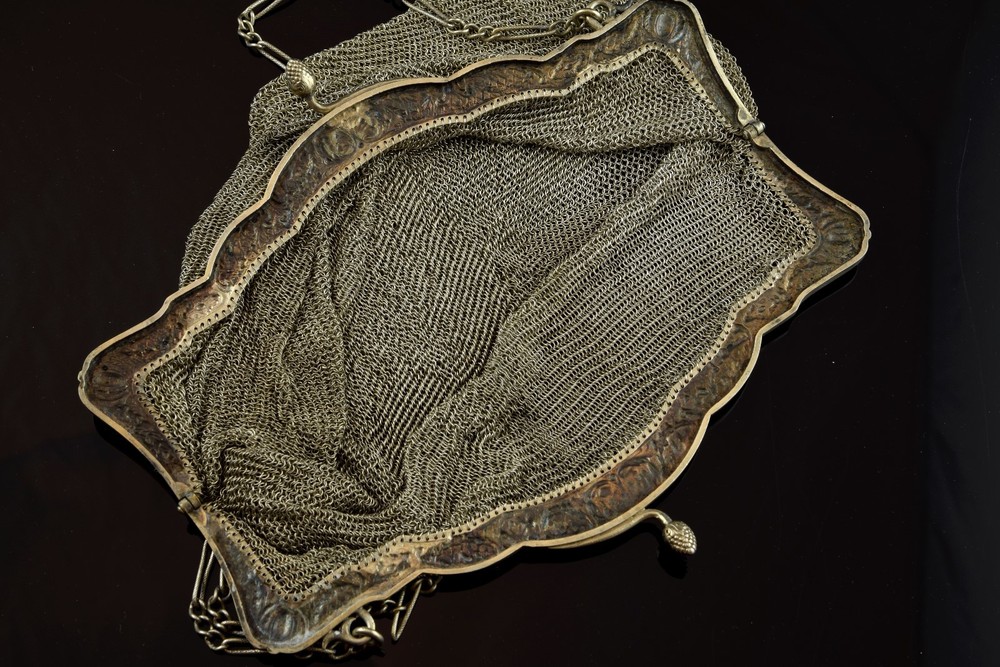 Silver mesh bag, 19th century.