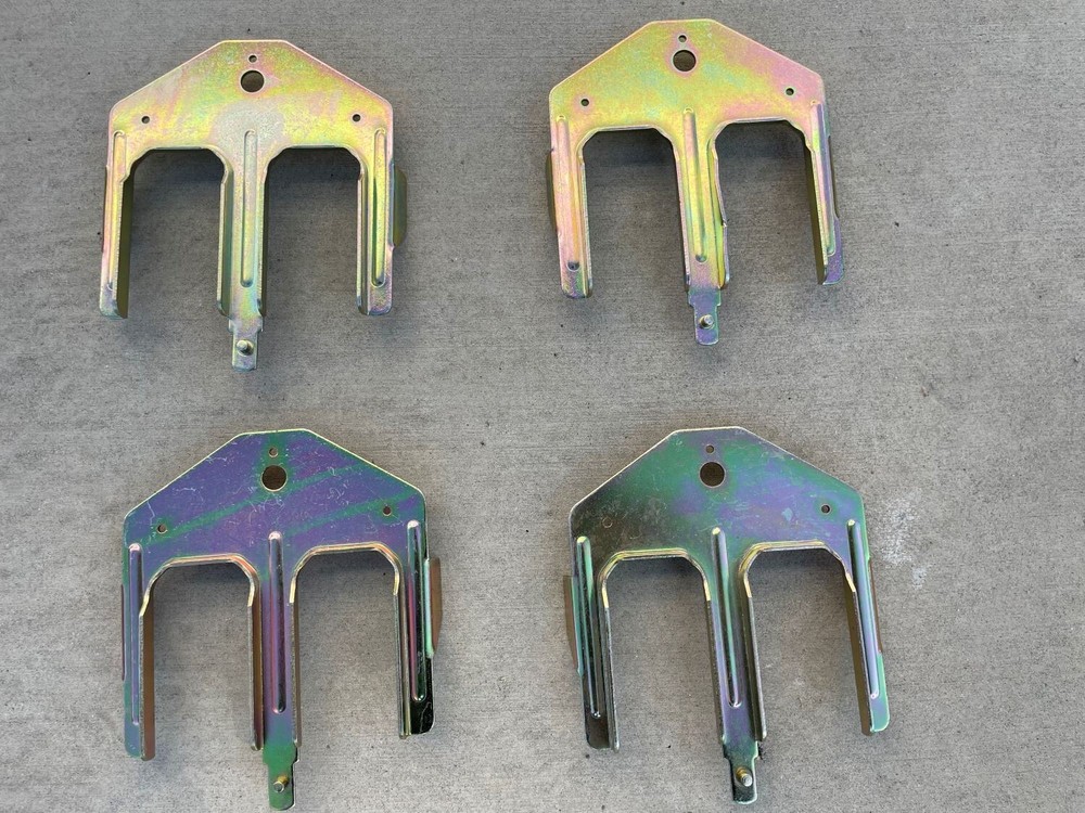 Sandbaggy Galvanized 2 x 4 Double Waler Bracket For Concrete Forms (Reusable)