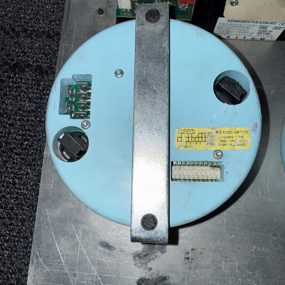 KENWORTH INSTRUMENT PANEL S64-1065- 7