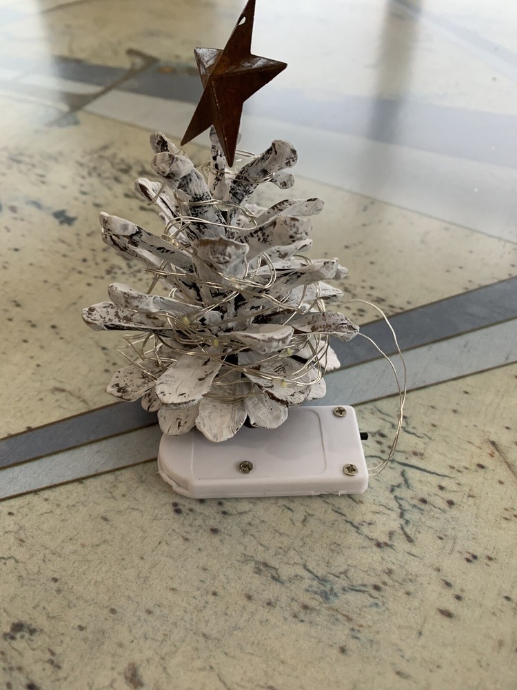 Lighted Pine Cone With Star 4.5”x3”