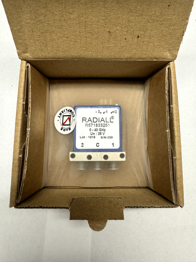 R571833251 - DC-40GHz 28V RF switch