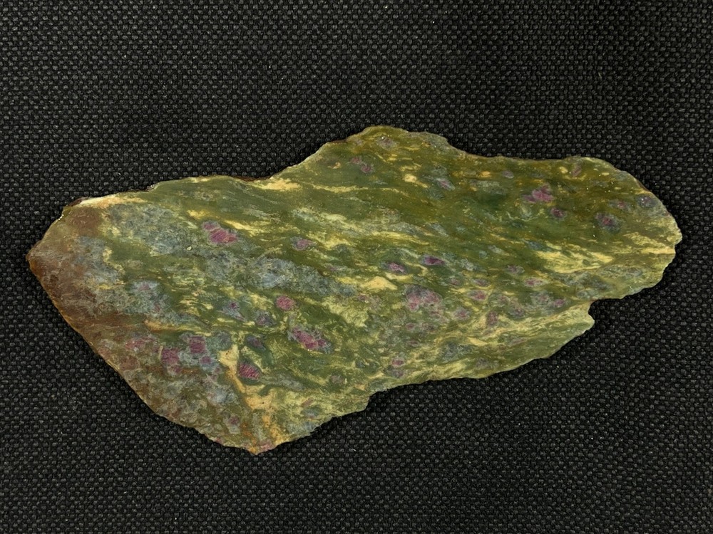 Ruby in Fuchsite 133 g India, beautiful, saturated ruby, see details below