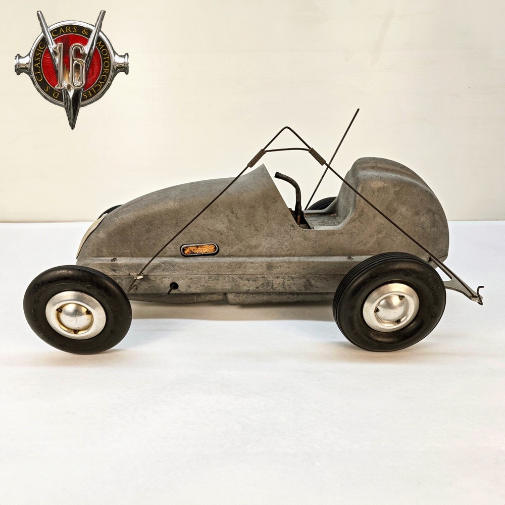 Vintage 1947 Dooling Brothers 61 Tether Car with McCoy Engine